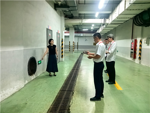 安全检查3_副本.jpg 安全检查3_副本.jpg