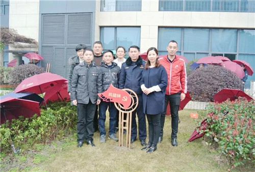 学雷锋 植绿树3.webp_副本.jpg