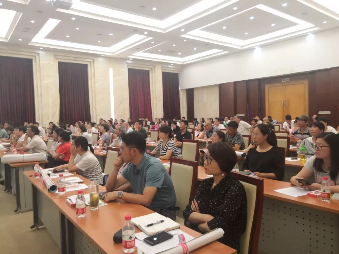 2019.6松江经开区中部园区垃圾分类培训会，企福物业作为唯一园中园管理优秀企业分享经验