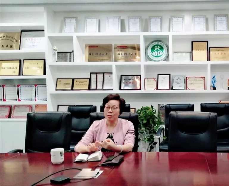 2019.10松江区委统战部副部长、工商联党组书记杨仁娟莅临企福调研