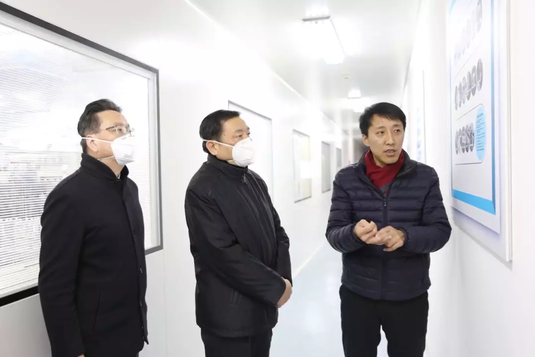 2020.1松江区政协主席刘其龙莅临企福园区万籁股份消毒剂生产公司调研