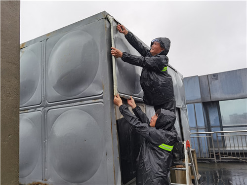 2021.7 台风“烟花”登陆，企福物业人逆风而行，守护企福科技园“结界”