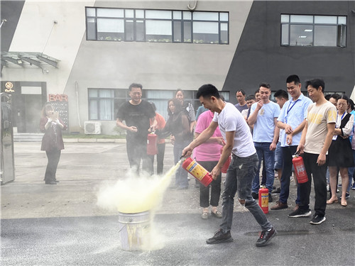 2021.10 企福万之万科技园开展消防演练