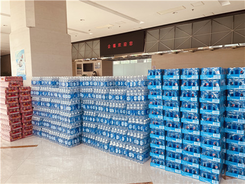 2023.7 企福集团发放员工高温福利