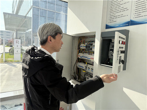 安全检查7_副本.jpg 安全检查7_副本.jpg