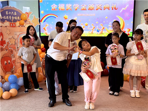 比心4.jpg